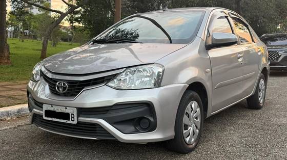 TOYOTA ETIOS 1.5 XS SEDAN 16V FLEX 4P AUTOMÁTICO